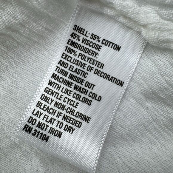 Crown & Ivy Women’s Large White Embroidered Peasant Boho Blouse Top L - Picture 10 of 10